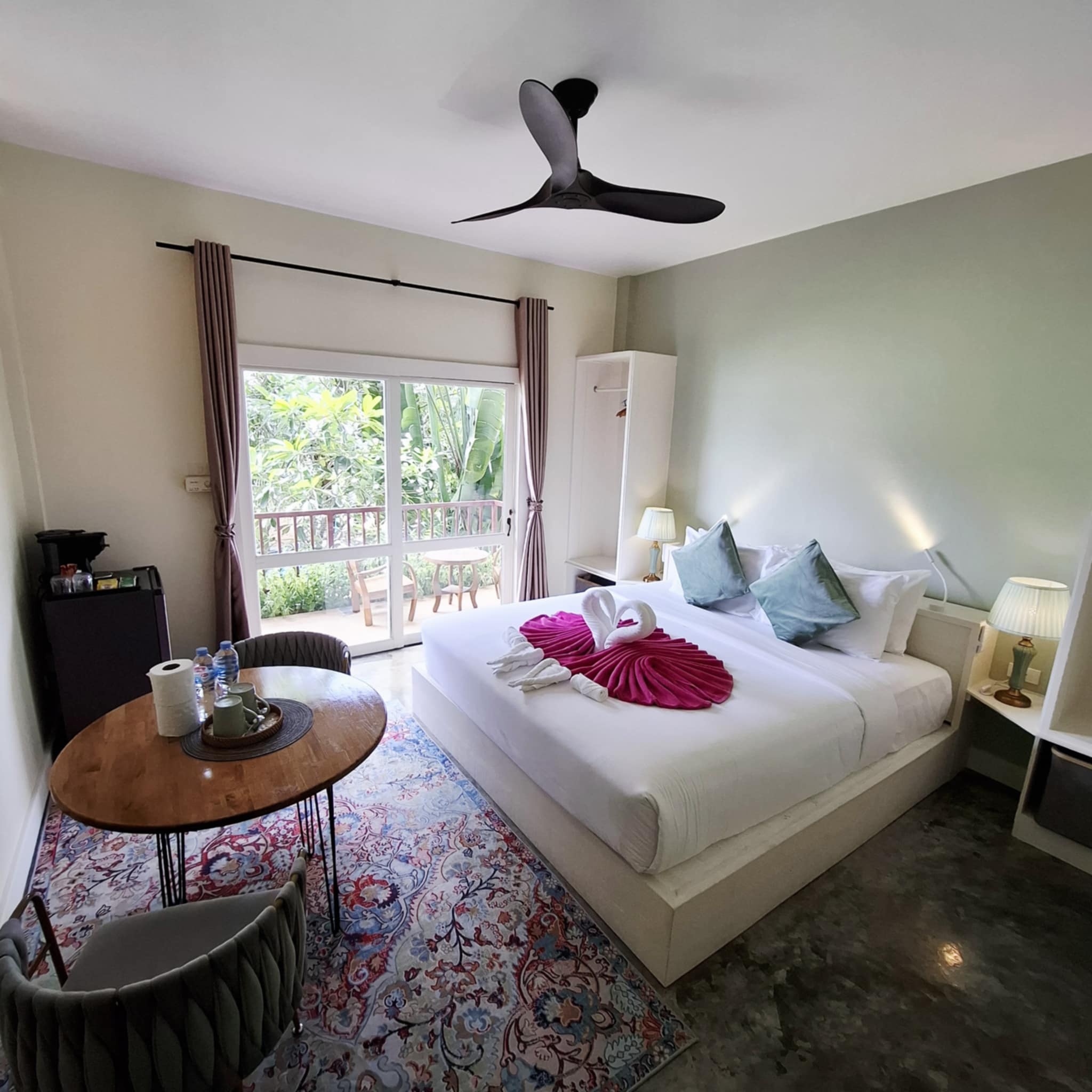 Greenlight Resort - Accommodation and facilities